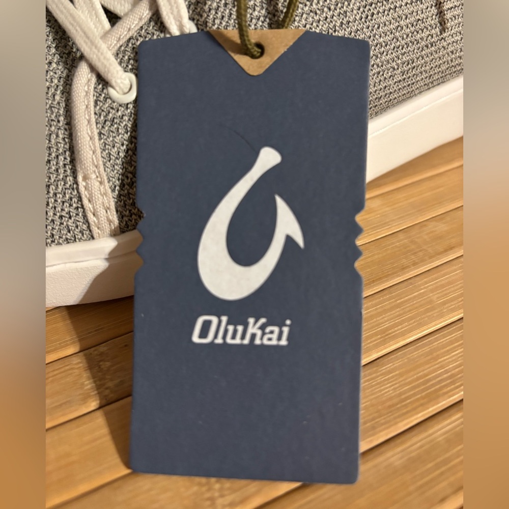 *NWT* OluKai Pehuea Li Sneaker (Women) - Tapa/White Sand. Size: 9 - Picture 4 of 8